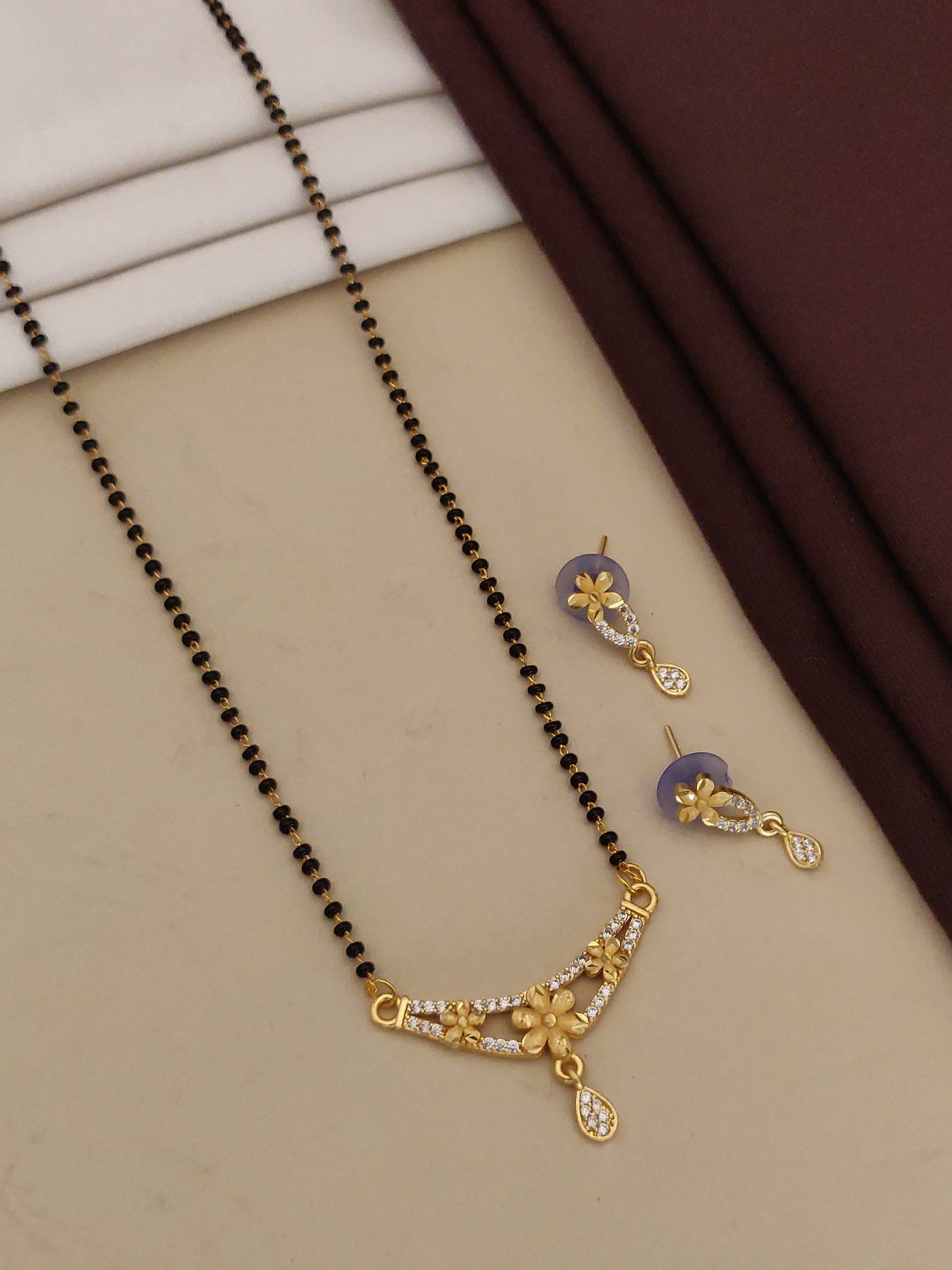 Forming ad diamond high gold plated flower mangalsutra 3 months guarantee