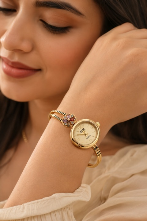 Stylish Gold-Tone Free Size Brass Women’S Watch Bracelet