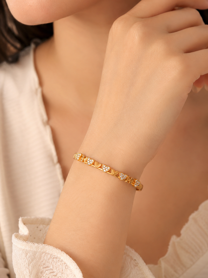 Gold Plated Ad Diamond Studded Fancy Forming Bracelet