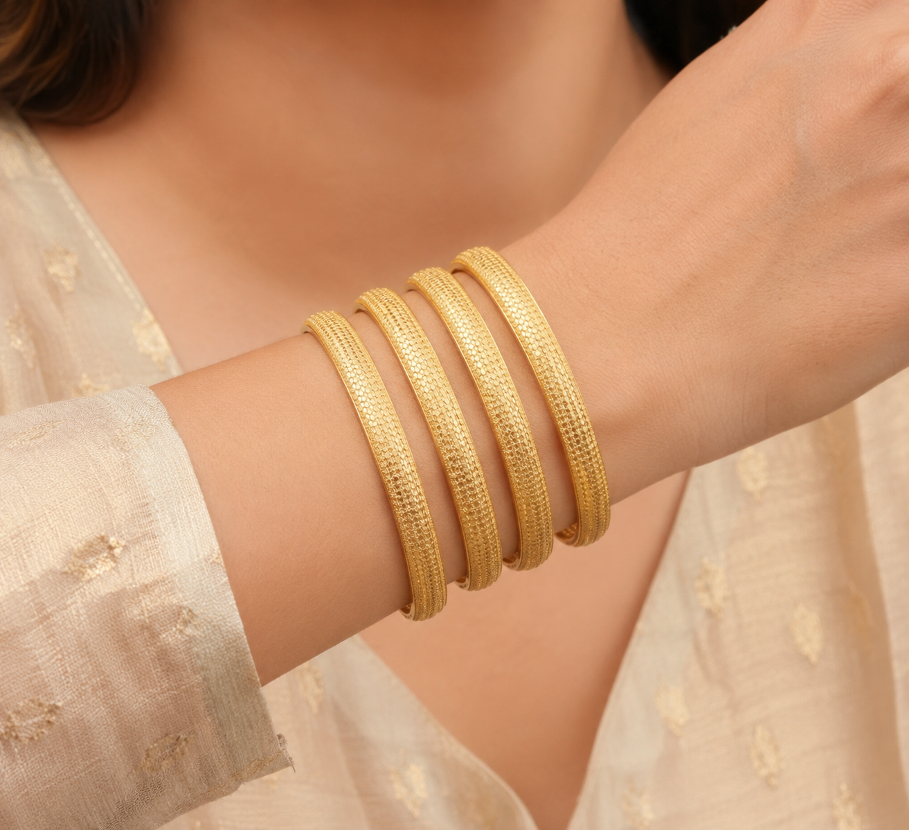 New Designer High Gold Plated Dot Design Fancy 4 Pcs Bangle For Women