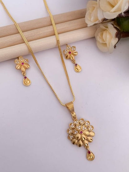 Micro Gold Plated And Diamond Studded Fancy Flower Pendant Set with Chain
