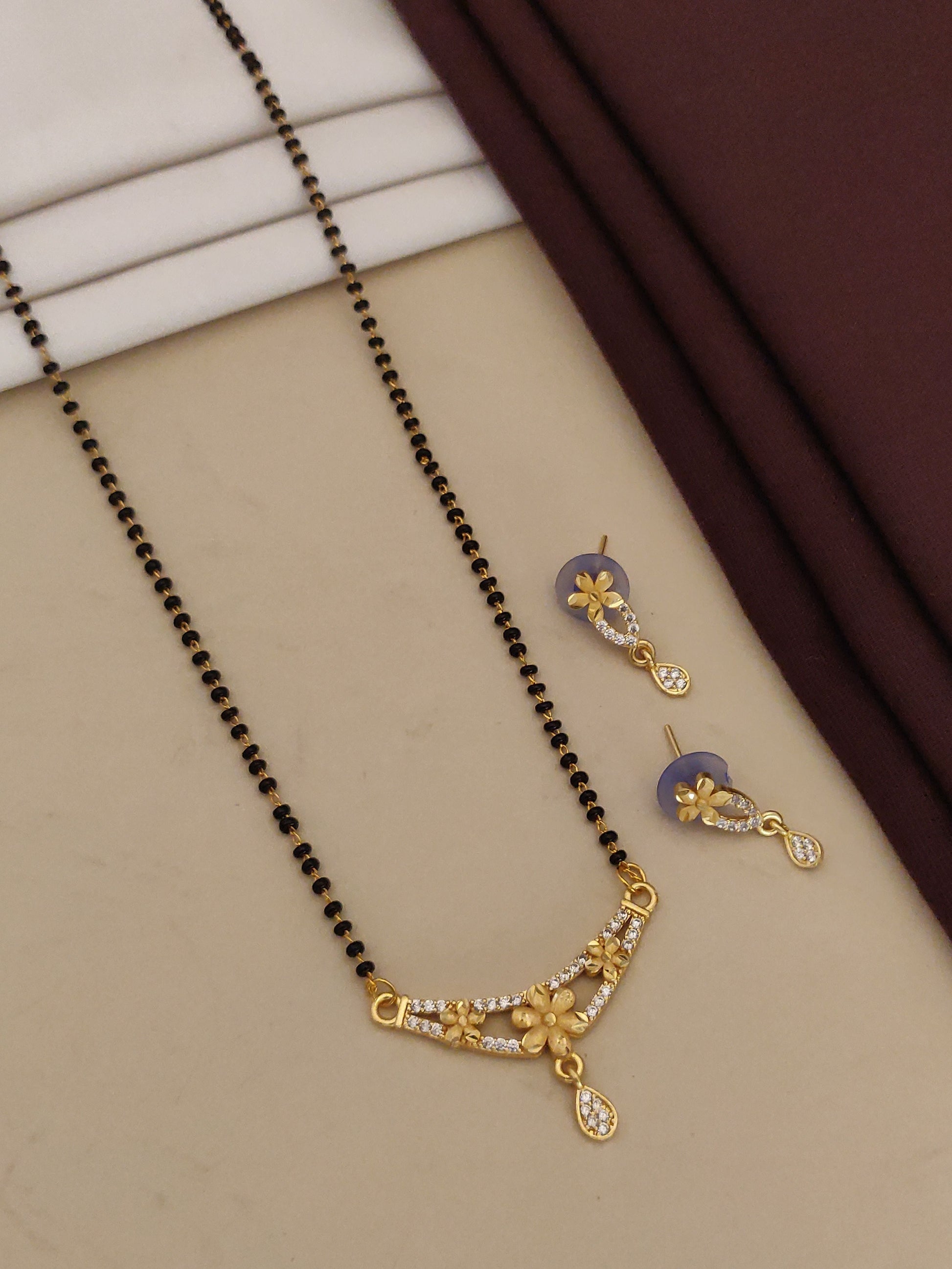 Forming And Diamond High Gold Plated Flower Mangalsutra
